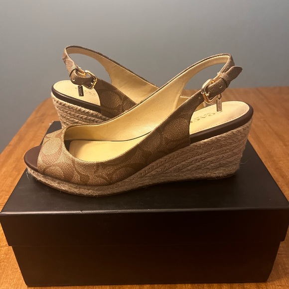 Like new, Coach wedges, size 7 - Picture 4 of 8